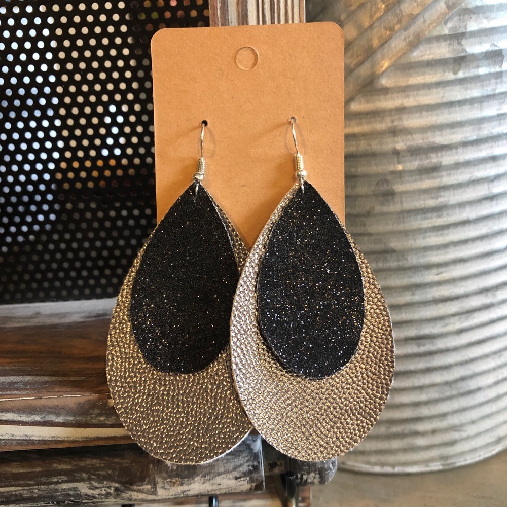 Leather earrings